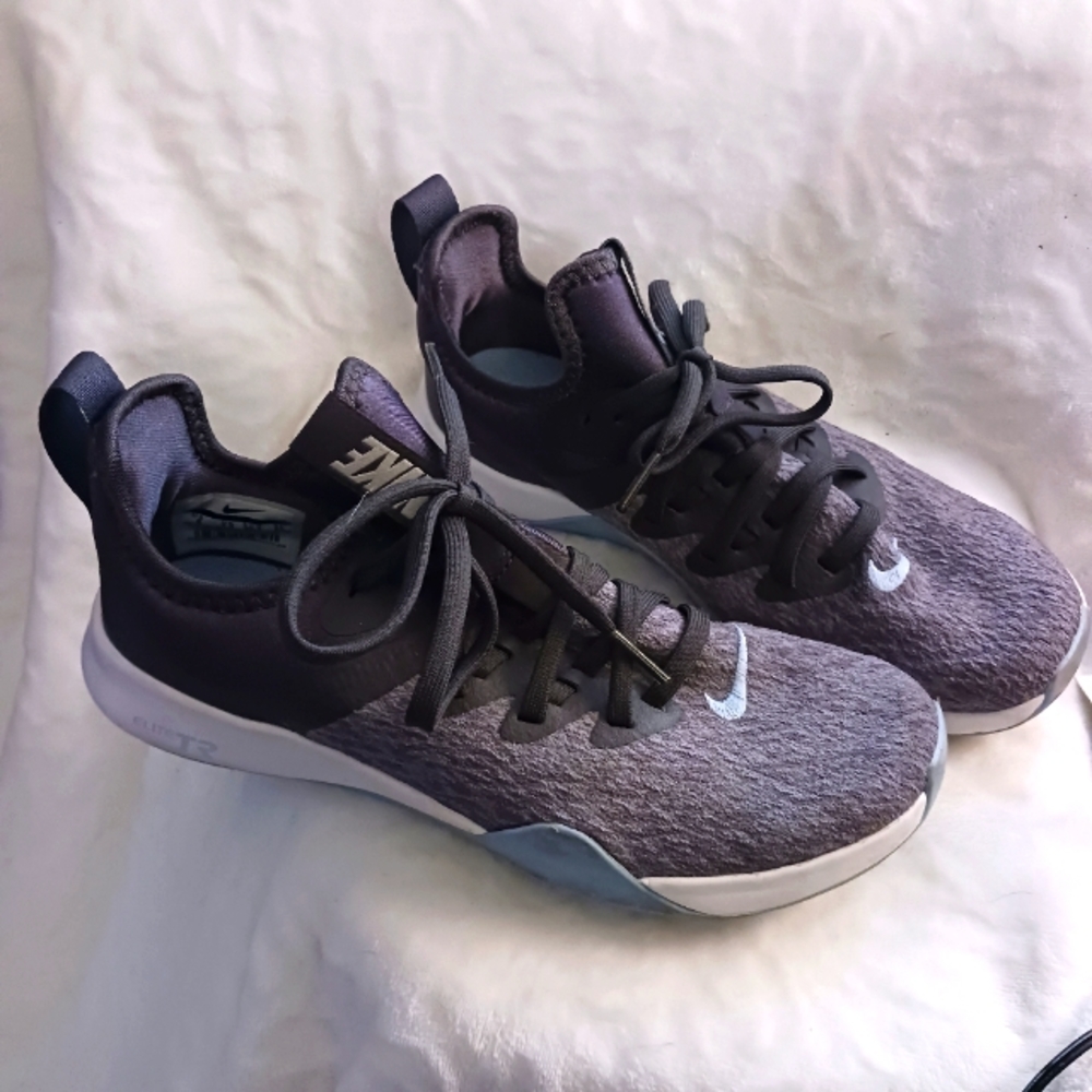 COPY - JUST IN NIKE NEW CONDITION